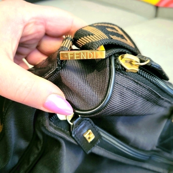 Fendi | Convertible Logo Weekender - Picture 7 of 9